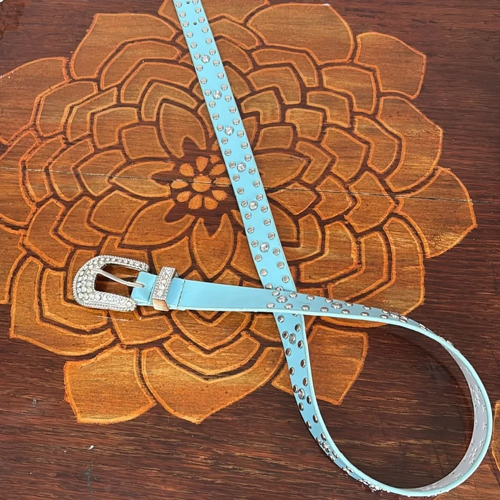 Light blue women’s cowgirl studded western rhinestone studded belt